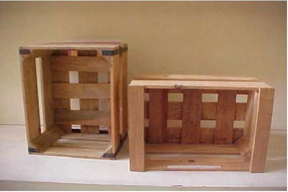 Cajas agrícolas fabricadas con costaneras.